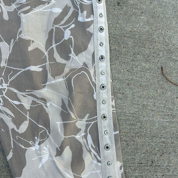 Venti 6 Joggers, Floral Print with studded down sides, Made in Italy , Soft, S - Picture 8 of 14